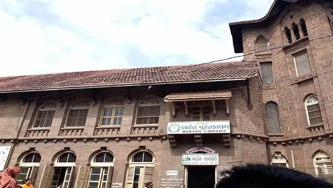 Barton Library and Museum