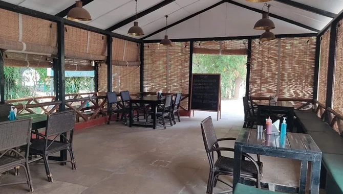 Roots Cafe in the Park