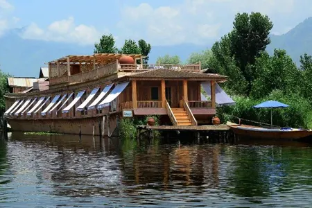 Sukoon Houseboat